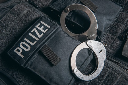 Bundespolizeidirektion München: Weihnachten im Gefängnis / Bundespolizei nimmt gesuchten Bulgaren fest