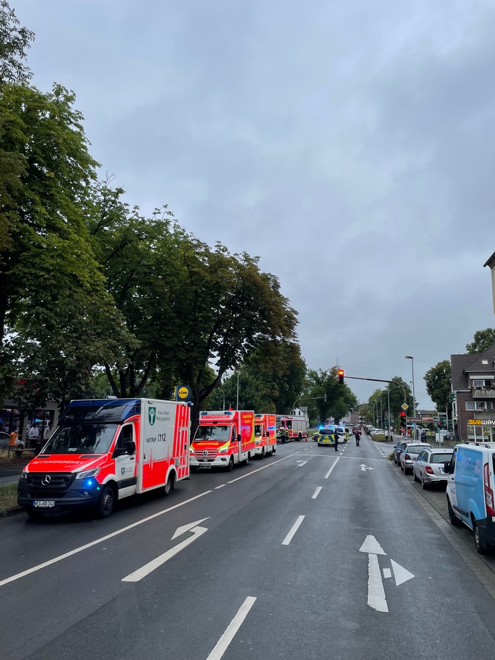 FW Dinslaken: Verkehrsunfall mit mehreren Verletzten