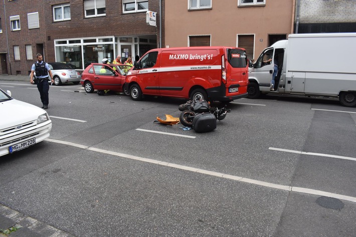 POL-MG: Brunnenstraße - Verkehrsunfall mit zwei Verletzten