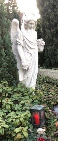 POL-STD: Unbekannte entwenden Engel-Statue von Buxtehuder Friedhof