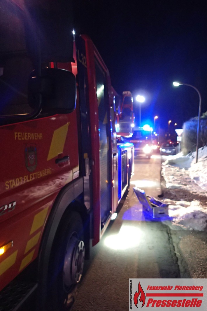 FW-PL: OT-Holthausen. Kaminbrand beschäftigt am Abend die Feuerwehr