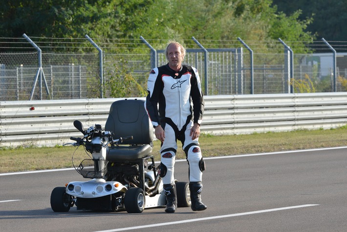 GRIP - Das Motormagazin: "Mit dem Krankenfahrstuhl ins Guinness-Buch der Rekorde"