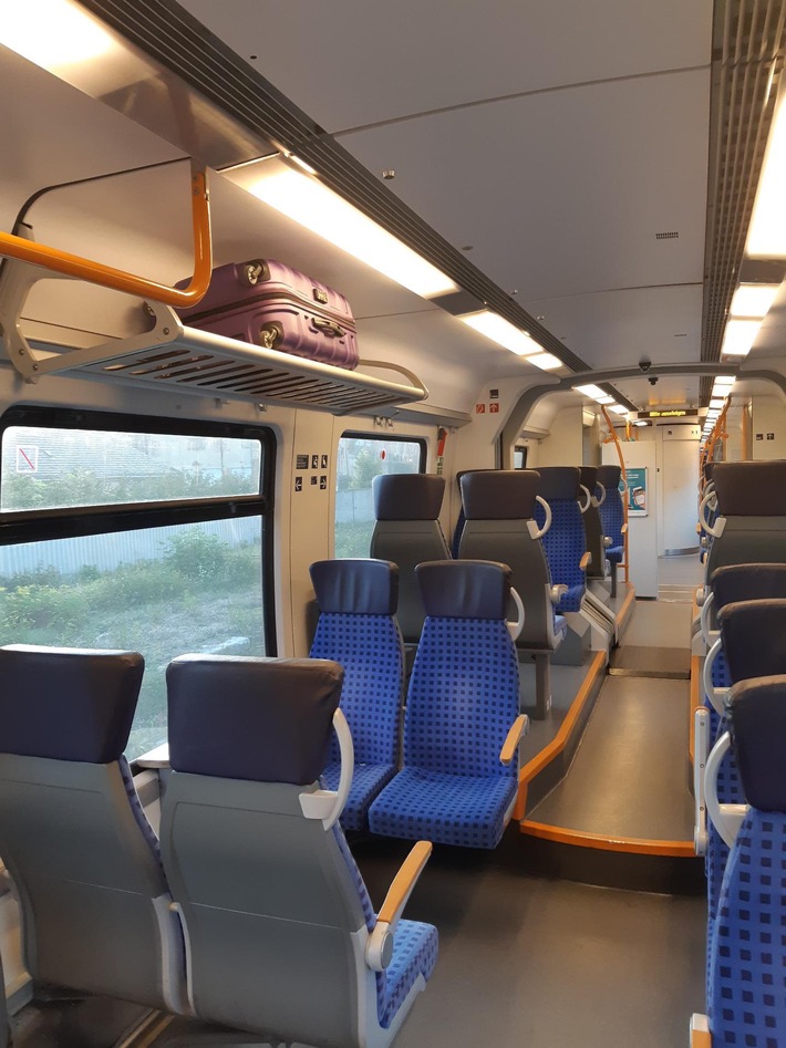BPOLI MD: Herrenloser Koffer in S-Bahn - Einsatz von Spezialkräften