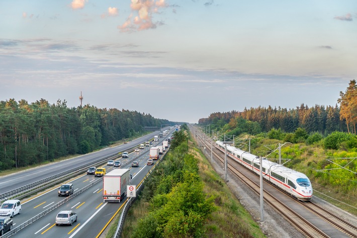 Deutsche Bahn und Ericsson testen im Rahmen des Konsortiums 5G-ConnectedMobility Network Slicing (FOTO)