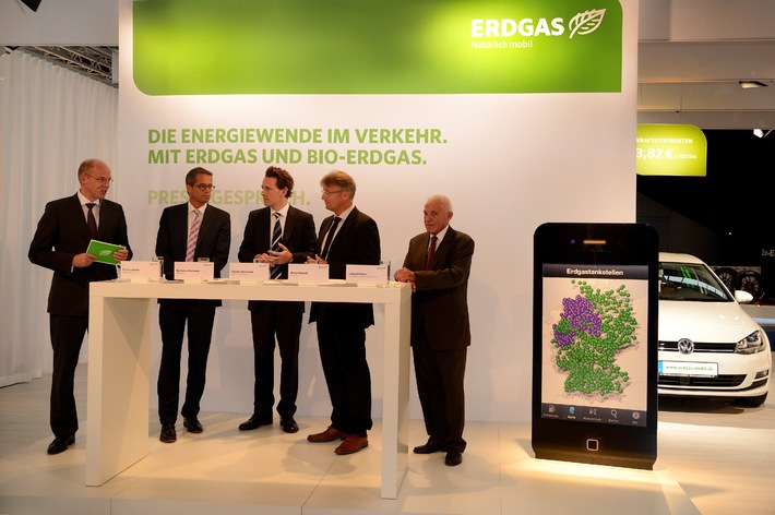 Energiewende im Verkehr mit Erdgas und Bio-Erdgas - 
Erdgastechnologie bei insgesamt acht namhaften Herstellern auf der IAA präsent (BILD)