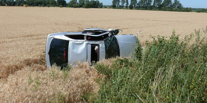 POL-DN: Alleinunfall: Schwer verletzter Pkw-Fahrer