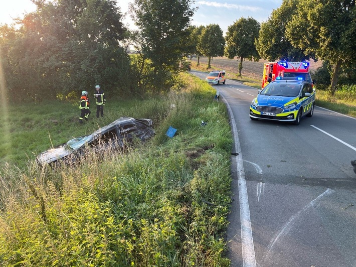 POL-LIP: Schieder-Schwalenberg. Schwerer Verkehrsunfall auf der Weserstraße.