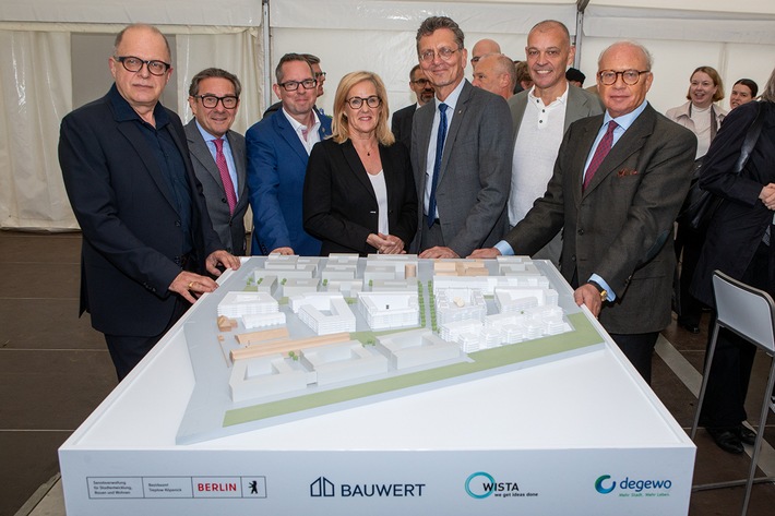 Land Berlin und BAUWERT AG geben Startschuss für eines der größten Wohnungsbauvorhaben: Das neue Segelflieger Quartier Berlin in Johannisthal/Adlershof