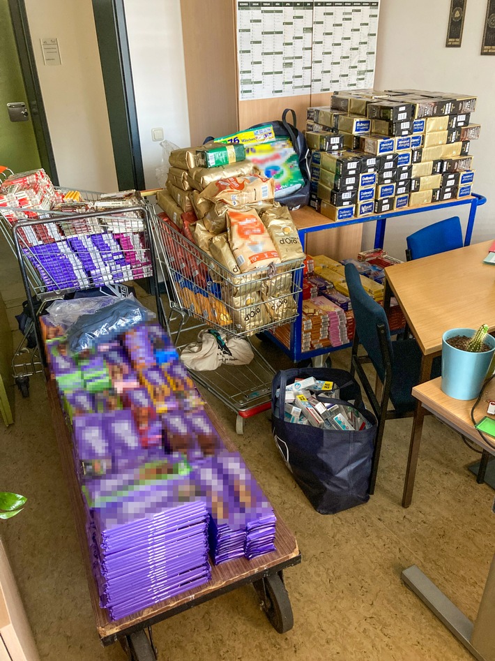 Mittelhessen: MARBURG-BIEDENKOPF: Verkehrskontrolle führt zu Diebesbande + Einbrecher in Unigebäude + Autorennen auf der B3 + Unfallfluchten in Marburg und Gladenbach