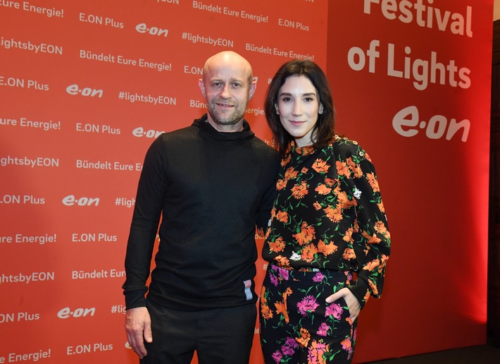 Festival of Lights: E.ON bringt Sibel Kekilli und Jürgen Vogel für exklusives Lichtkunst-Event zusammen