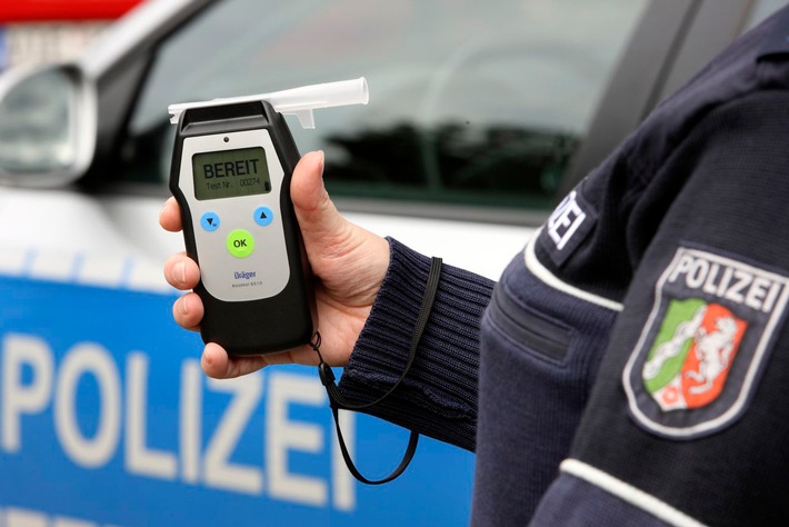 POL-ME: Verkehrsunfall unter Alkoholeinfluss - Langenfeld - 1911100