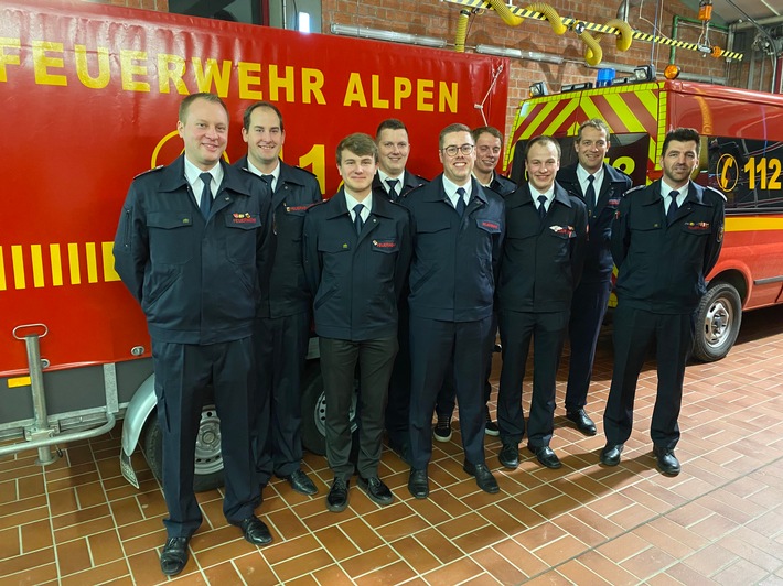 FW Alpen: Jahreshauptversammlung 2023 der Feuerwehr Alpen Einheit Veen 4 Neue Kameraden