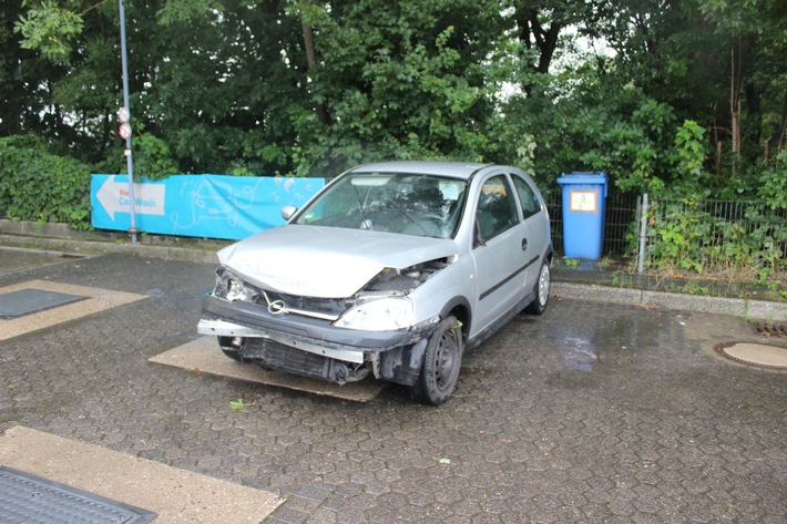 POL-ME: Alkoholisiert und ohne Führerschein von der Unfallstelle geflüchtet - Haan - 2108094