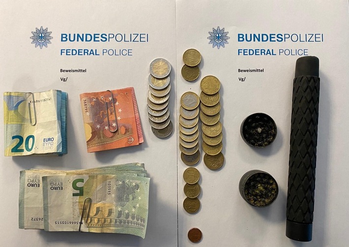 BPOL NRW: Bundespolizisten stellen 16-Jährigen nach Flucht - Drogen und Waffen waren der mutmaßliche Grund