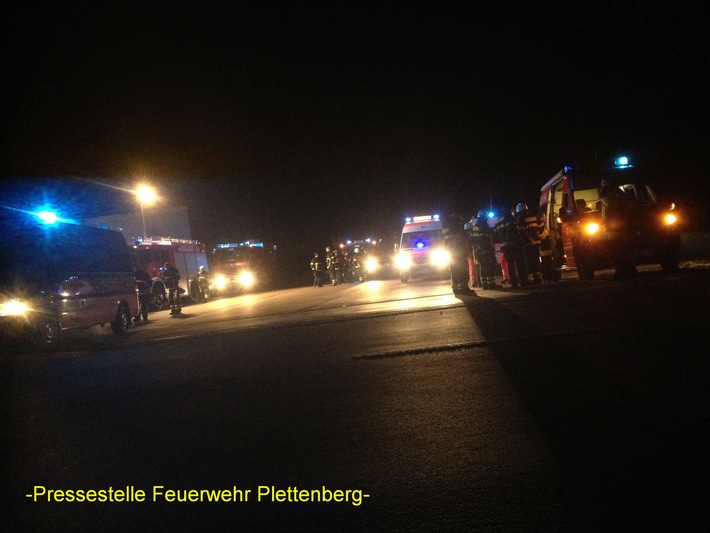 FW-PL: Feuerwehr Plettenberg unterstützt bei Einsatz in Neuenrade