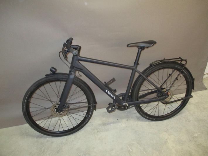 POL-BS: Eigentümer gesucht - Fahrräder sichergestellt