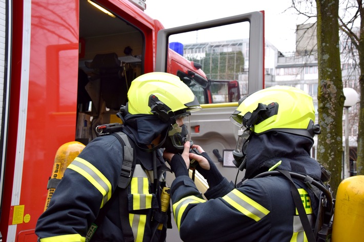 FW-OB: Feuer zerstört Kfz-Werkstatt