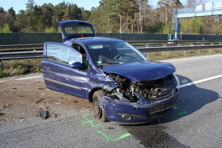 POL-PDKL: Kurze Unaufmerksamkeit führt zu Unfall mit zwei Verletzten...