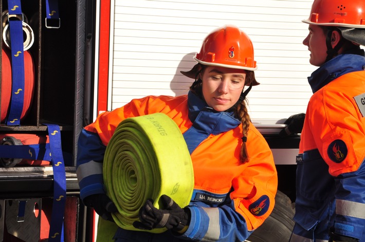 FW-PI: 40 Jugendfeuerwehrmitglieder aus dem Kreis bekommen Jugendflamme-Auszeichnung / Helgoländer Jugendliche kommen dafür aufs Festland