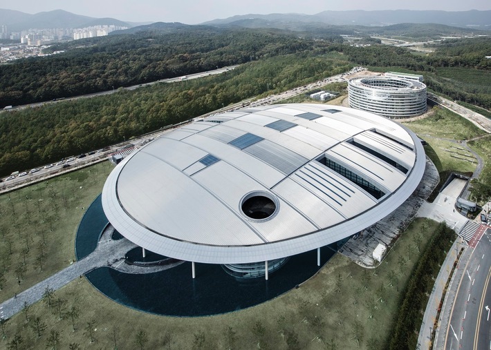 Hankook Technodome: Reifenhersteller eröffnet neues zukunftsweisendes Forschungs- und Entwicklungszentrum (FOTO)