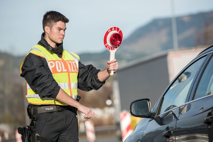 Bundespolizeidirektion München: Teurer Zwischenstopp bei Grenzkontrolle: Rumäne muss 1.200 Euro zahlen