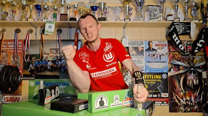 1025 Herausforderer in München gesucht! Armwrestling-Weltmeister Matthias will am Wochenende live auf Joyn zum Weltrekordhalter werden