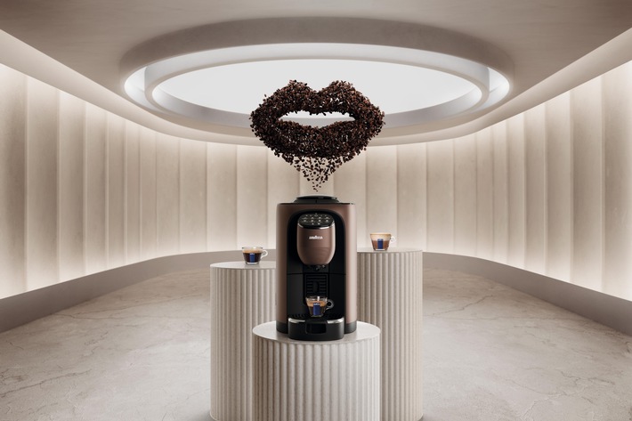 Lavazza Assoluta bringt italienische Genusskultur nach Hause: Der neue Vollautomat für italienische Caffè-Spezialitäten mit Geling-Garantie dank smarter App-Steuerung