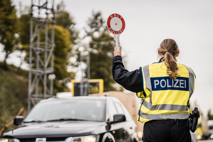 Bundespolizeidirektion München: Teure Einreise auf Nebenübergang / Chef löst verhafteten Mitarbeiter bei Bundespolizei aus