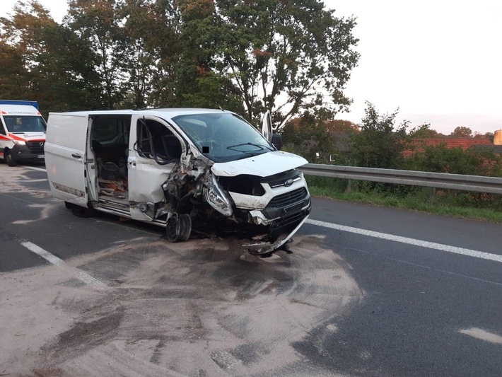FW-Schermbeck: Verkehrsunfall auf der Weseler Straße (B 58)