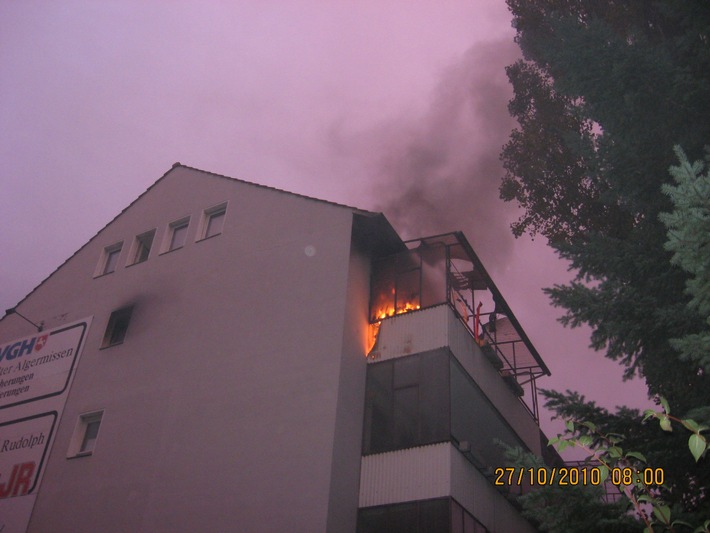POL-HI: Acht verletzte Personen nach Wohnungsbrand