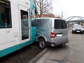 POL-PDNW: Straßenbahn übersehen - Unfall