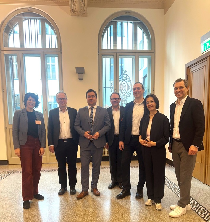 Ohne Innovations-Turbo kein Bau-Turbo / Neues Bauen - 80 Sekunden und dena bringen Innovationen für schnelleres Bauen und Sanieren auf die Baustelle