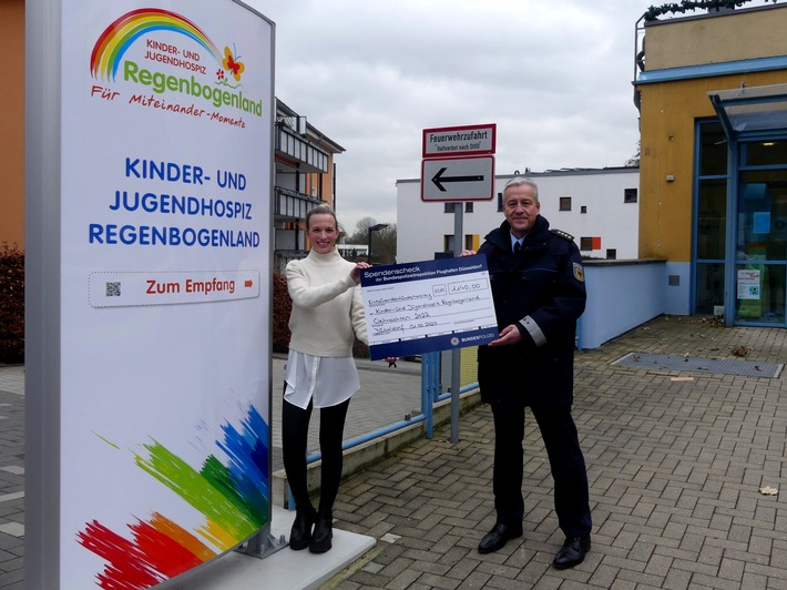 BPOL NRW: Bundespolizei am Flughafen Düsseldorf spendet an Kinder- und Jugendhospiz Regenbogenland Düsseldorf