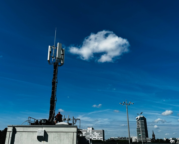 Kaum noch Platz auf Deutschlands Dächern: Neue Kompakt-Antennen erleichtern Suche nach Mobilfunkstandorten