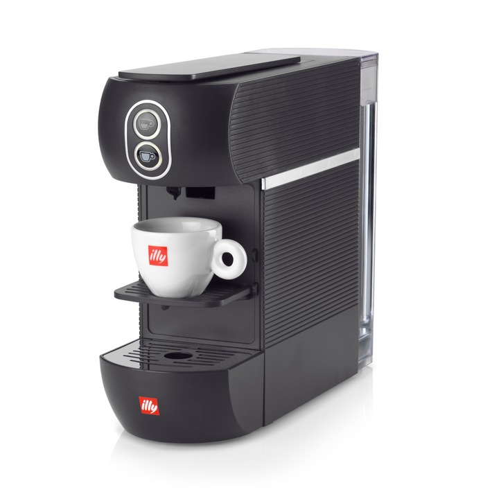 illy ESE, die kompakte und nachhaltige One-Touch-Kaffeemaschine, ist ab sofort in einer Edition mit schwarzem Gehäuse erhältlich.