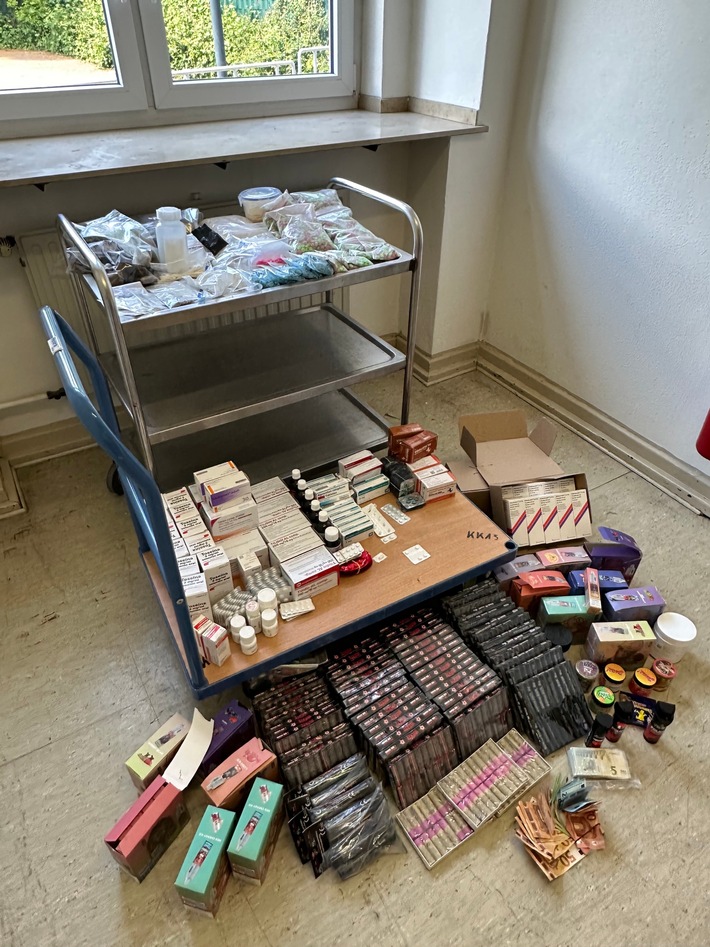 POL-RE: Marl: Drogen, Medikamente und illegales Feuerwerk in Wohnung gefunden