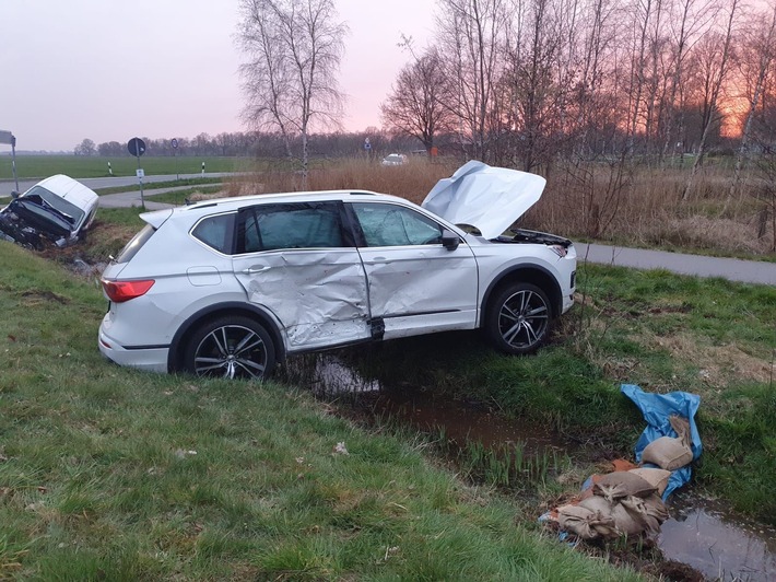 POL-STD: Motorrad in Buxtehude entwendet, Drei Verletzte bei Unfall in Ritschermoor