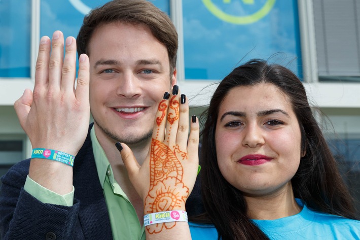 KiKA beim Gipfeltreffen der UNICEF-JuniorBotschafter / "ERDE AN ZUKUNFT"-Sondersendung am 1. Juli um 16:20 Uhr (FOTO)