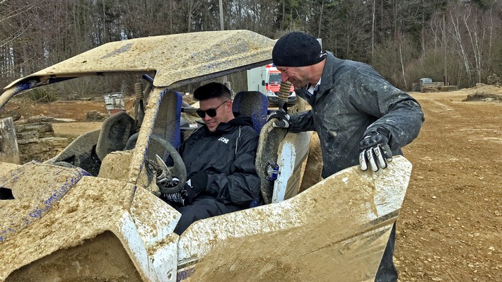 GRIP - Das Motormagazin: "Kay One im Schlamm"