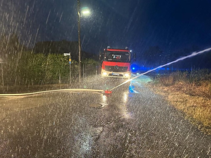 FW-Schermbeck: Unwettereinsätze der vergangenen Nacht