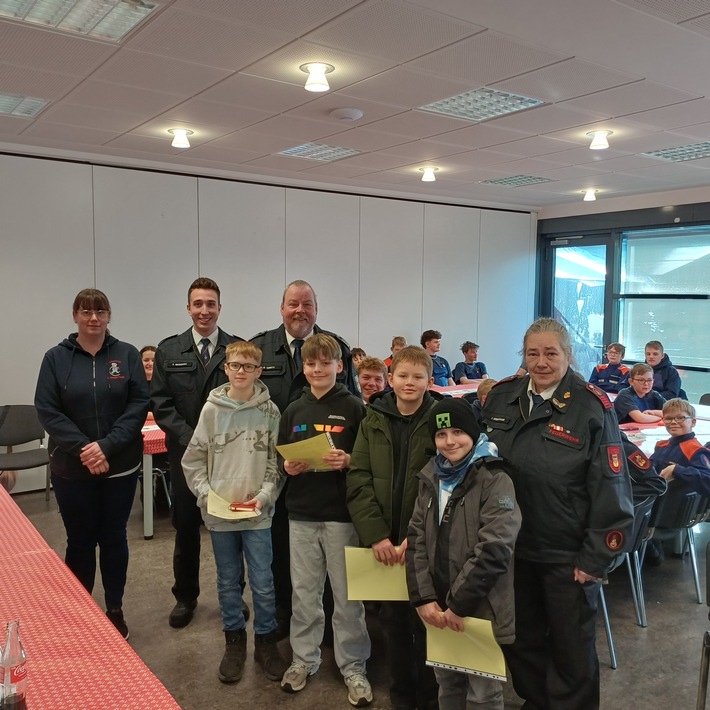 FW-EN: Wetter - Jahresdienstbesprechung der Jugendfeuerwehr im Gerätehaus Alt-Wetter