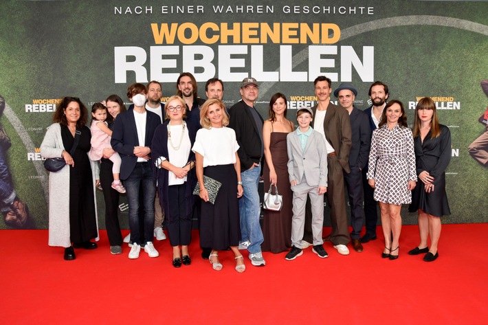 WOCHENENDREBELLEN / Auch in Bayern wurde auf dem Roten Teppich rebelliert: / Premiere in München
