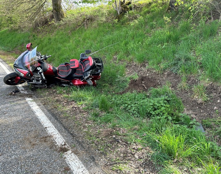 POL-PDKL: Motorradfahrer schwer verletzt
