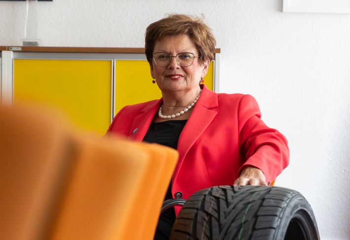 NRW-Preis Ressourcenschonung: CGW GmbH aus Willich erhält den Sonderpreis „Kooperation“ für das Netzwerk „Allianz Zukunft Reifen“