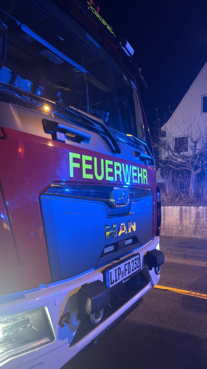 FW-DT: Brennende Mikrowelle löst Feuerwehreinsatz in Hiddesen aus