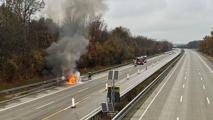 POL-HI: PKW-Brand auf der BAB 7 mit einer leicht verletzten Person