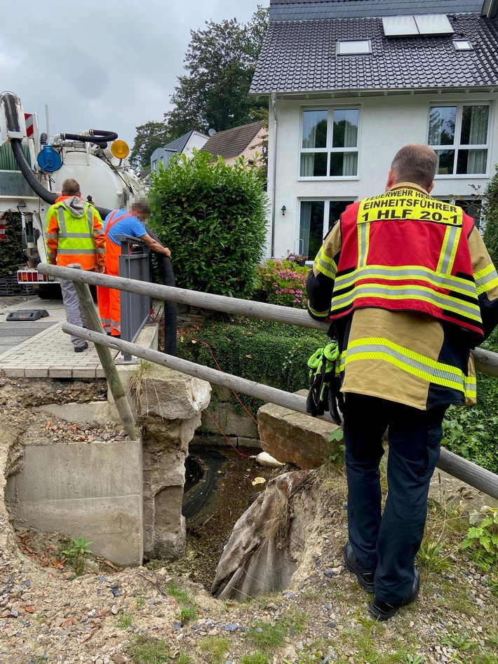 FW-EN: Öl-Ausbreitung auf den Ruhrlauf verhindert - Vier Einsätze am Montagmorgen