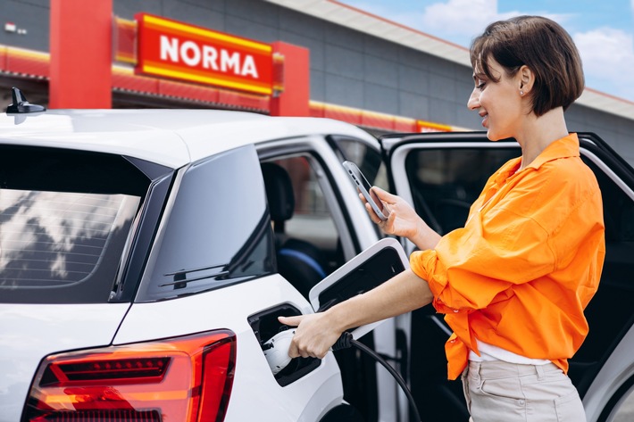 NORMA schafft 1.000 Ladepunkte für Elektrofahrzeuge an seinen Filialen / Einkaufen und gleichzeitig &quot;tanken&quot;- eine volle Batterie in nur 20 Minuten