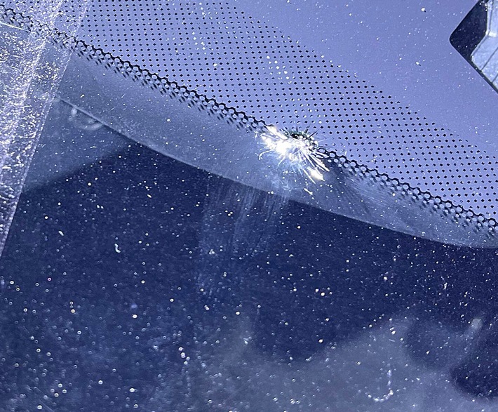 POL-MK: Fahrzeuge auf der Autobahn 46 beworfen - Polizei sucht nach Hinweisen