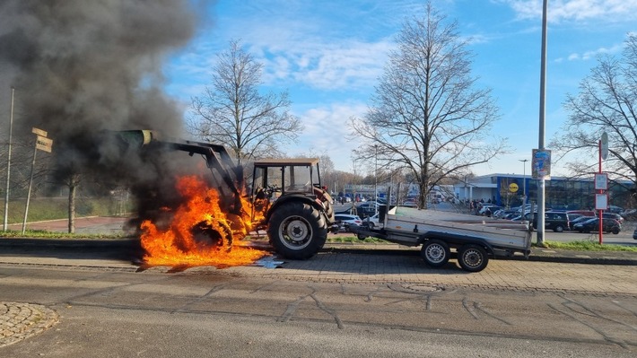 POL-OS: Bramsche: Zugmaschine während der Fahrt in Brand geraten - Fahrbahn zeitweise gesperrt